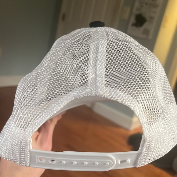 Planet fitness snap cap - Picture 2 of 3